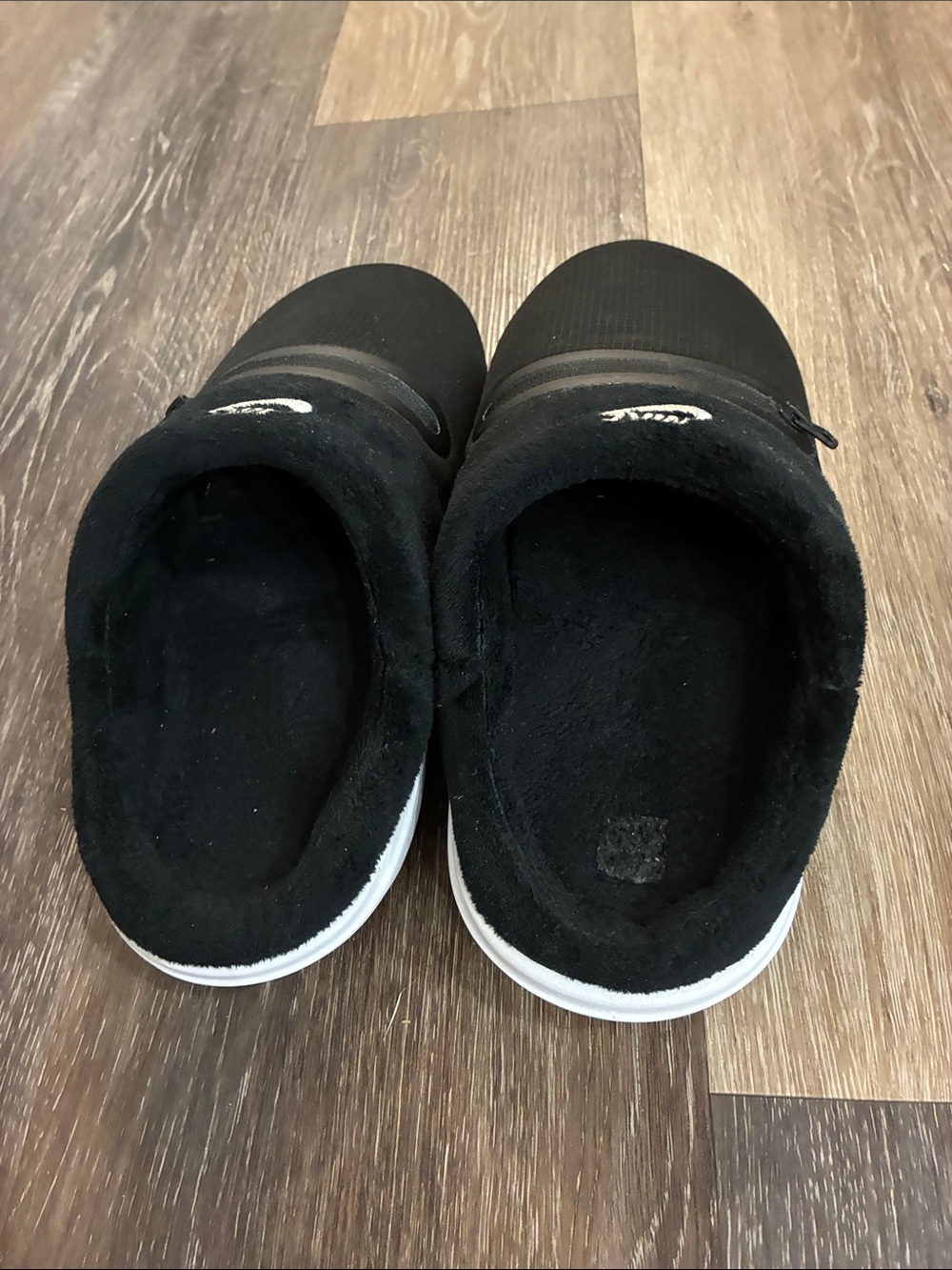 Nike Black and White Cozy Slip-On Burrows - Picture 3 of 5